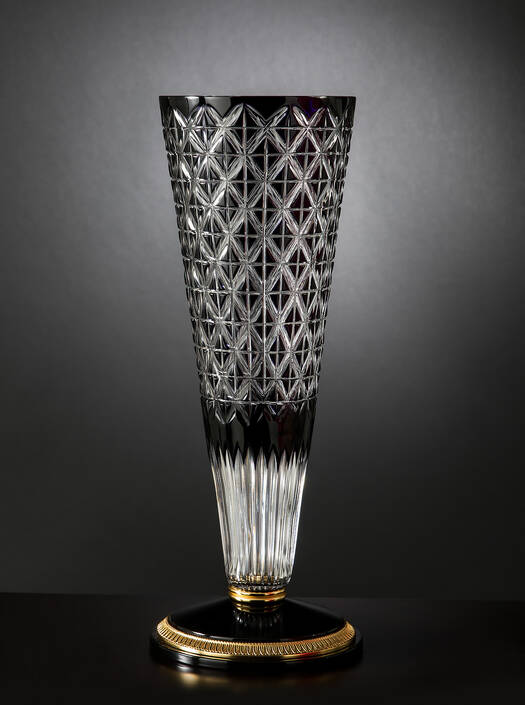 M-A149 Black Crystal Vase – David Michael Furniture