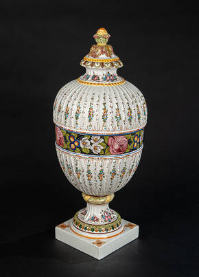 DPR-1532 Painted Ceramic Urn
